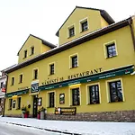N.10 3* Frymburk