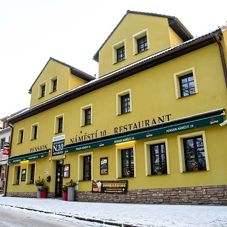 N.10 3* Frymburk